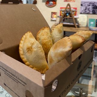 Chef's Box – 6 empanadas