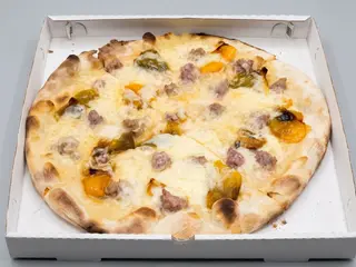 Peperoni e salsiccia
