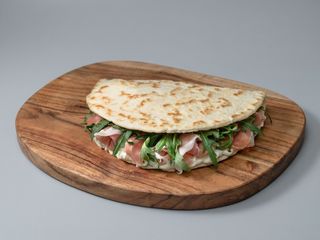 PIADINA Crudo Squacquerone Rucola