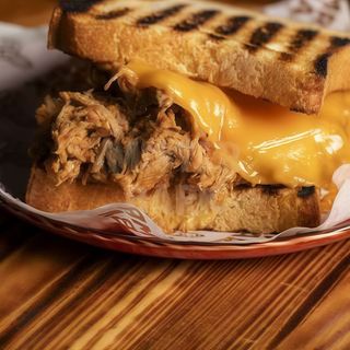 Pulled pork sandwich