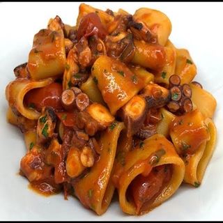 Calamarata con Polipetti alla Luciana