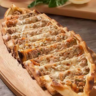 Pide con kebap