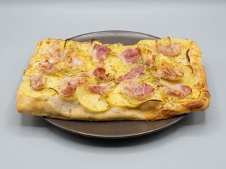 Patate, guanciale e stracciatella al tartufo