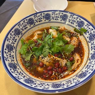Wonton piccante con maiale 猪肉抄手(辣) - 10 pezzi