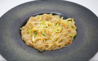 043Spaghetti di soia con verdure