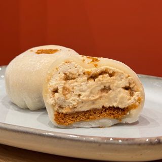 Cheese cake Lotus mochi ( new )