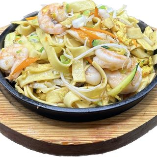TAGLIATELLE CON FRUTTI DI MARE ALLA PIASTRA