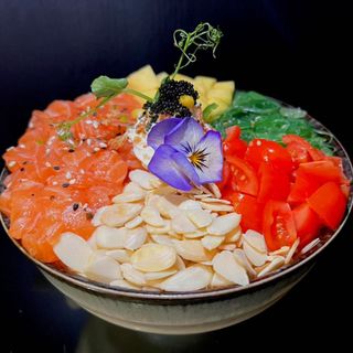 Poke salmone 
