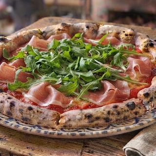 Crudo e rucola