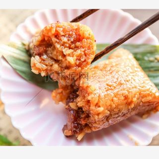 Riso glutinoso ripieno di carne 肉粽