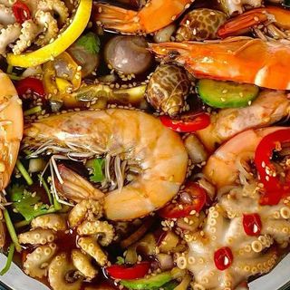 Frutti di mare marinati e serviti freddi 海鲜