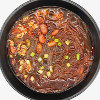Vermicelli di patate al brodo agro piccante 酸辣粉