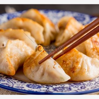 Ravioli di carne ed erba cipollina （7pz）韭菜肉饺