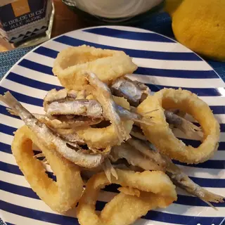Frittura di calamari e alici