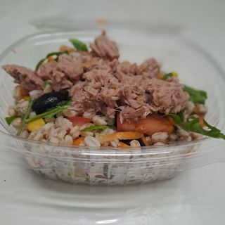 Insalata di farro con tonno