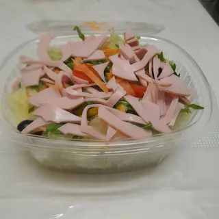 INSALATONA CON FESA DI TACCHINO 