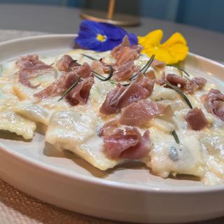 RAVIOLINI ALLA VALDOSTANA