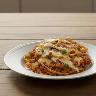 TAGLIATELLE AL RAGÙ