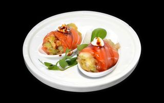 801. Salmon flower roll 2 pezzi