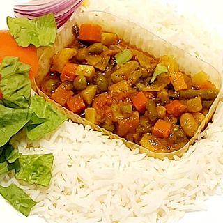 Verdura al curry con riso