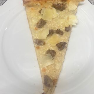 Quattro formaggi e salsiccia