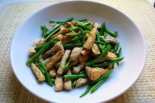 36B Pollo con fagiolini di soia verdi
