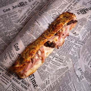 Prosciutto cotto, bacononionjam e mozzarella 