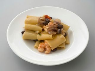 Paccheri ghiotti di mazzancolle, pesce spada
