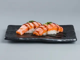 122-Nigiri sake flambè 4 pezzi