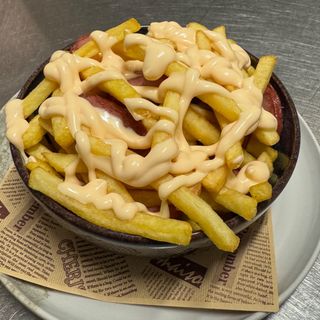 Patate cheesy würstel
