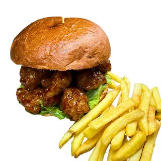 Sweet & Sour Bun - Pollo fritto, insalata, pomodoro e salsa agrodolce