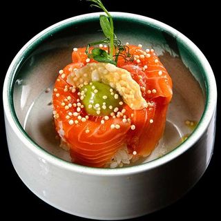 cirashi salmone