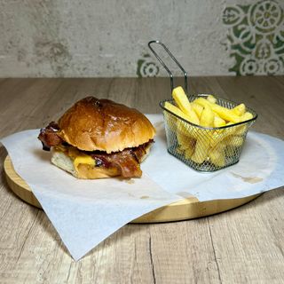 Bacon cheese burger