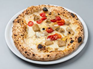 Funghi porcini e pomodorini freschi