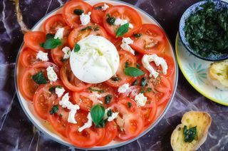 Insalata caprese con burrata