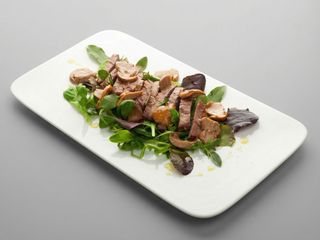 Tagliata di manzo ai porcini