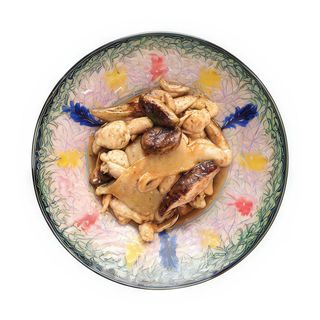 Pollo con bambù e funghi