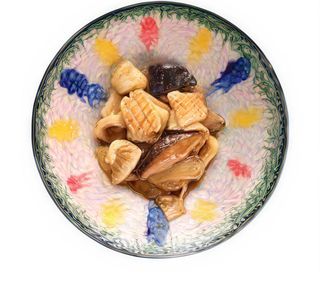 Seppie con bambù e funghi