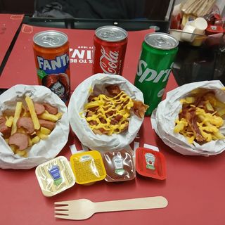 Patatine Fritte salsa Cheddar e Bacon croccante