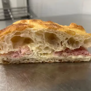 Focaccia ripiena con Cotto,