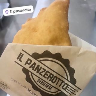 Panzerotto Mortadella, stracciatella e pistacchio