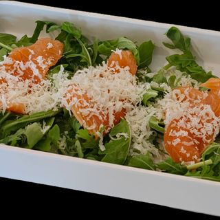 059.Carpaccio salmone con rucola