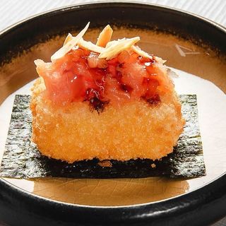 004.- Crispy rice salmon