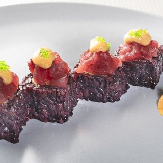 130.- Black tuna roll