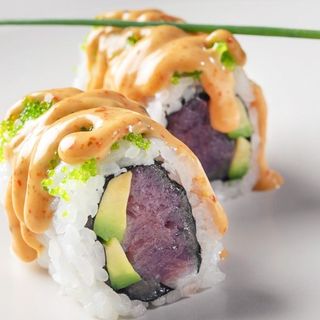 103.- Spicy tuna uramaki