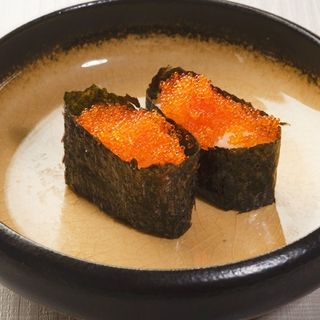 023.- Gunkan tobiko