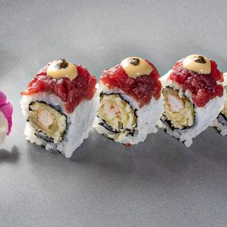 113.- Tuna tartufo roll