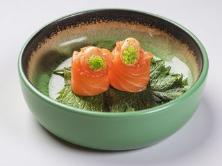 021.- Gunkan Spicy salmon