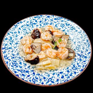 GAMBERI CON BAMBÙ E FUNGHI