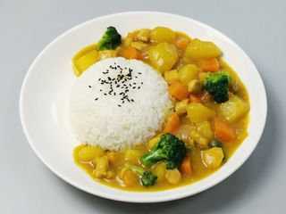 Riso con pollo al curry